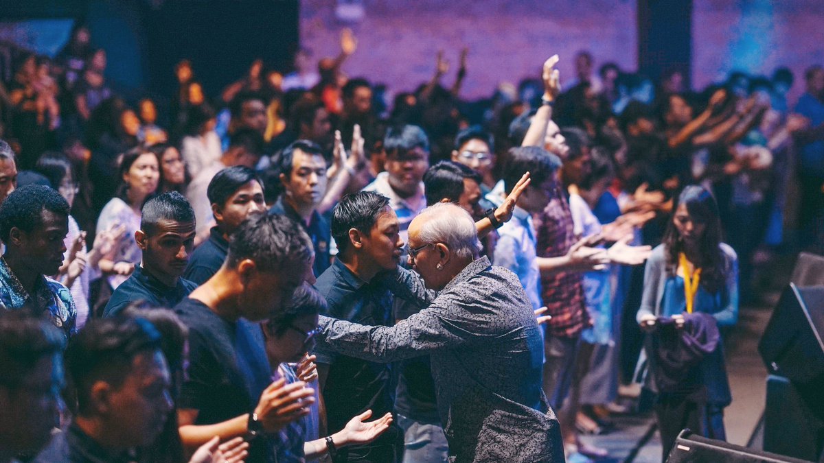 chckl's tweet photo. This morning, we took that stride towards Jesus, giving our hearts and hands to build altars in honour of Him! #chckl https://t.co/fjurDKZUku