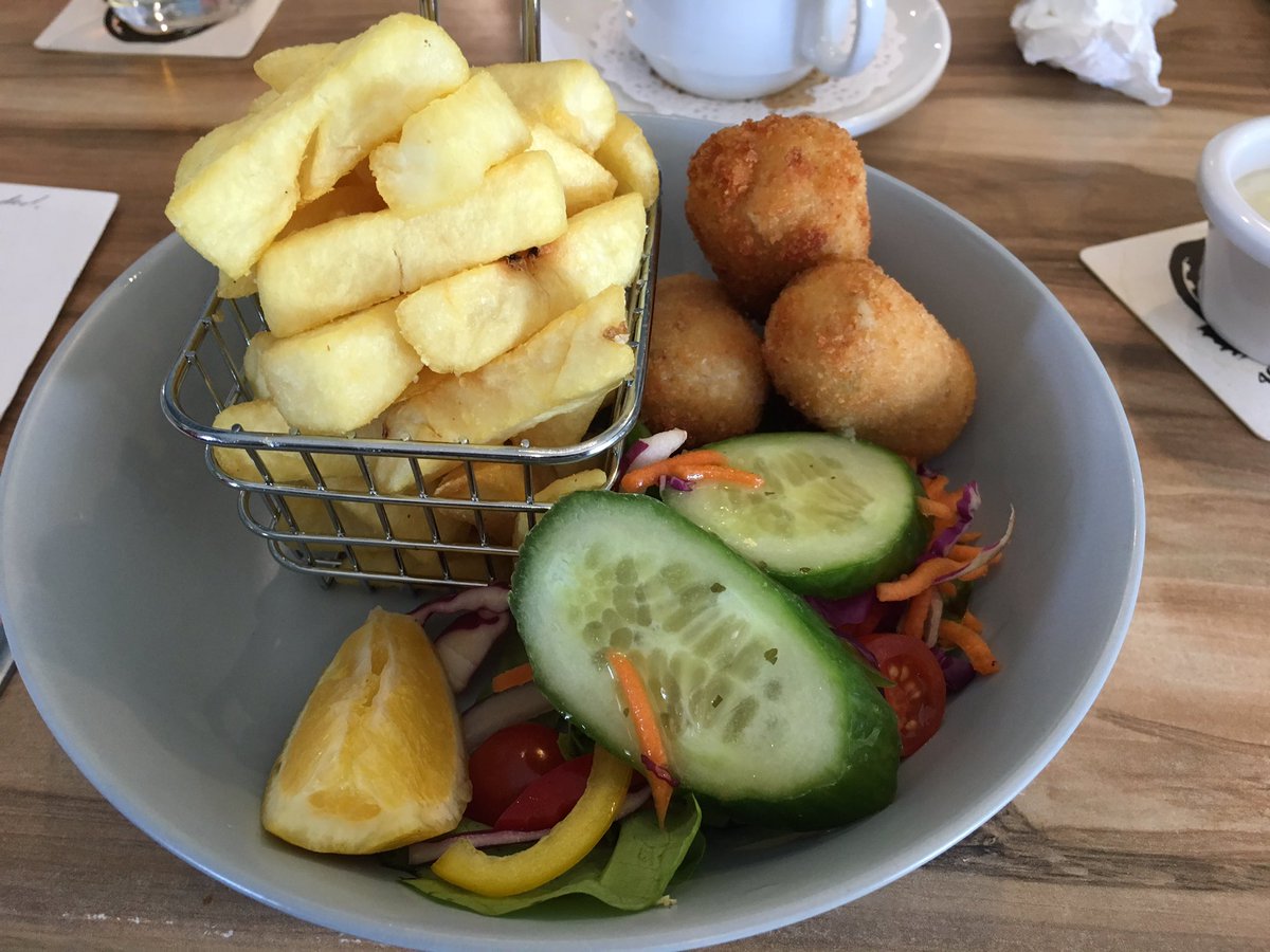 vicki_woods_au's tweet photo. Crab croquets #seafoodsunday @bushrangersbar #mustvisitsoon @JonAlchin @luciahill @bradjameswebb https://t.co/QRYZqCQxMg