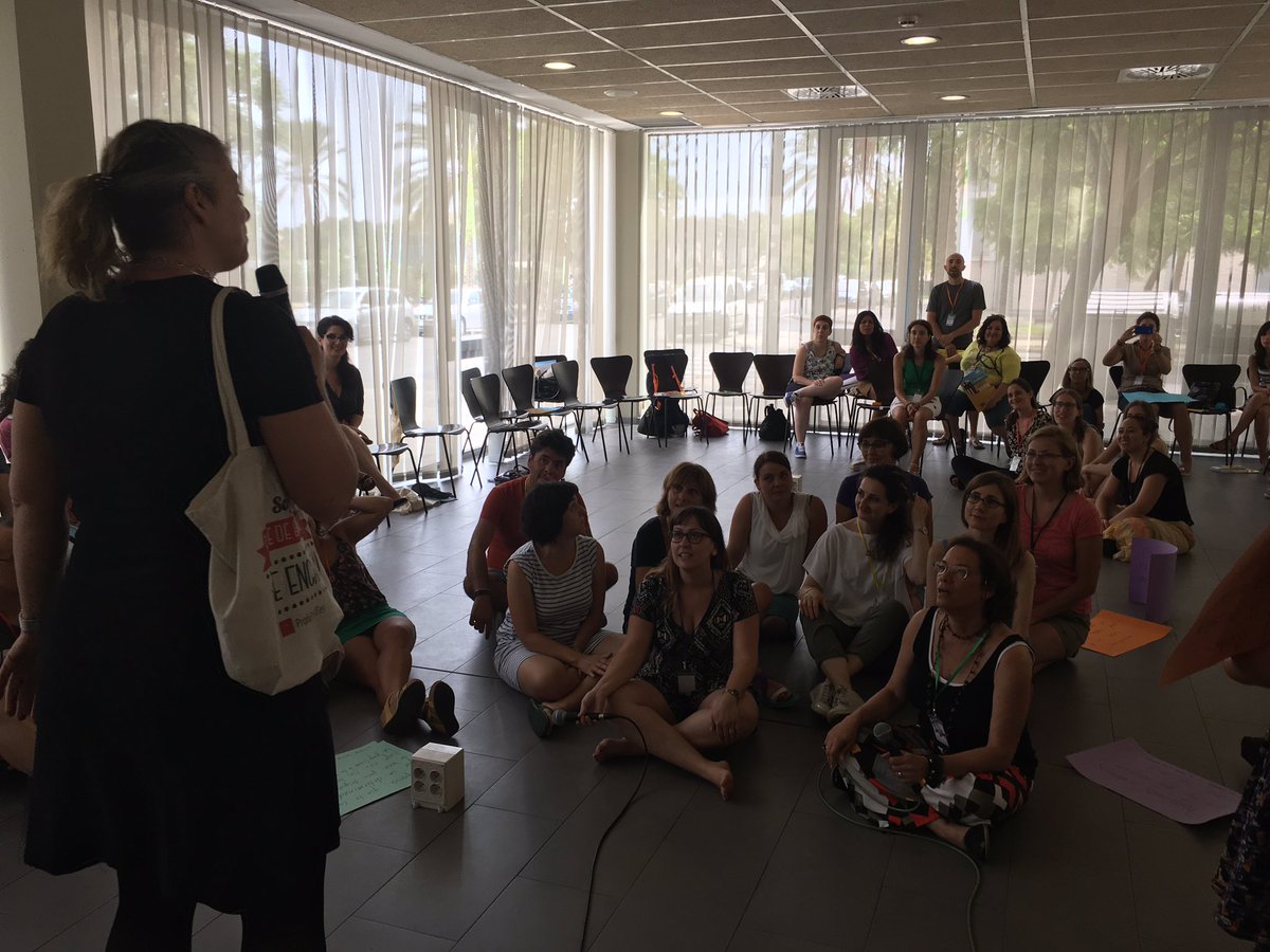 mathigaELE's tweet photo. Profesores oprimidos, una triste realidad en clase #ProfeDeELE17 #twitterele https://t.co/BwRnfEdTwi