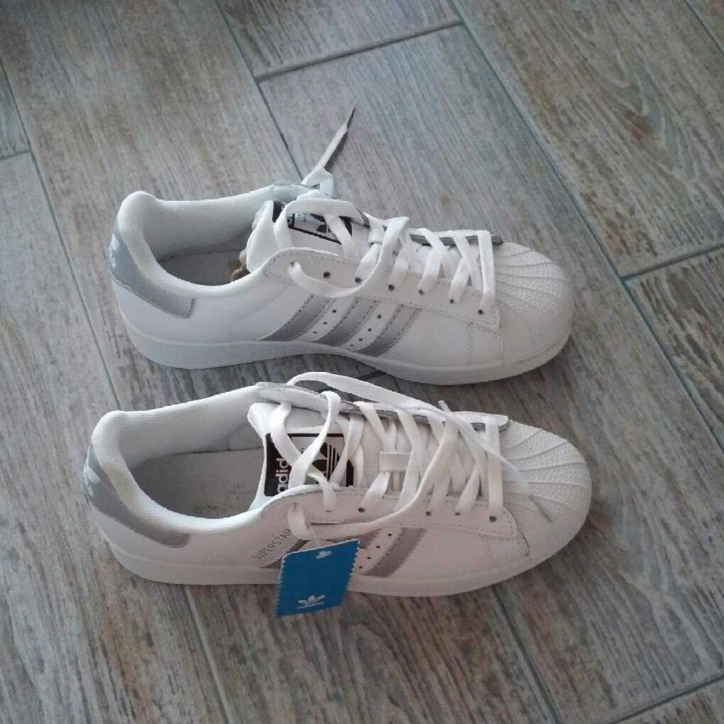 pouliseto's tweet photo. Adidas Superstars - 58€ https://t.co/IM5EPhcTzM
.
.
#pouliseto #adidas #sneakers #superstars https://t.co/nXoJPXg9CM
