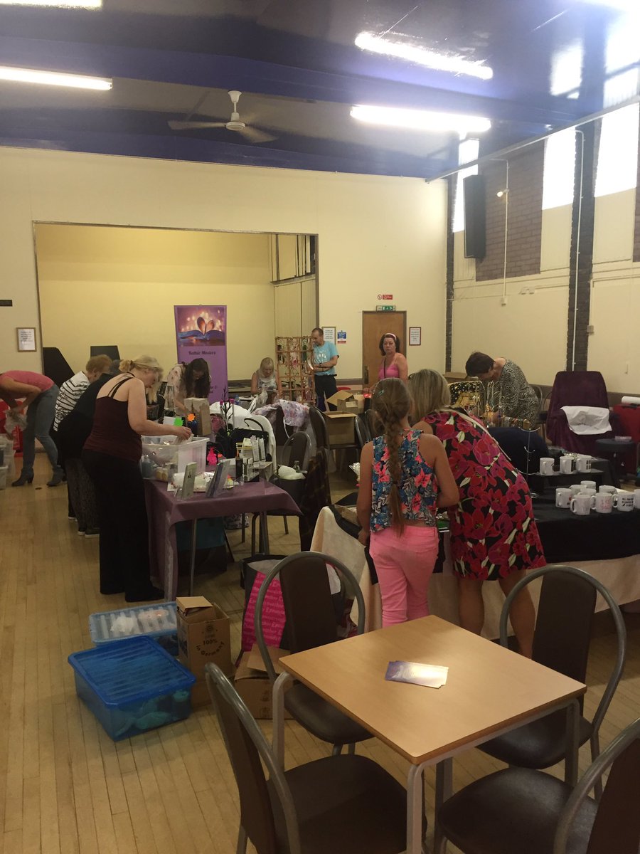 TwydCommunity's tweet photo. Stall holders setting up for our #psychicfair! #twydall #community #fundraising https://t.co/UYuYmHnLe7