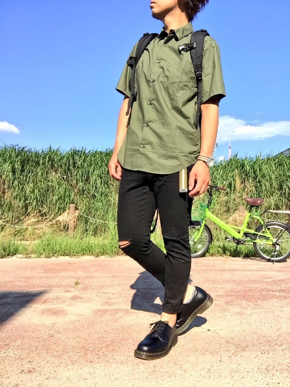 しんちゃん En Twitter こないだのコーデ ニコアンド カーキシャツ アーバンリサーチ ダメージ黒スキニー ドクターマーチン3ホール ディッキーズ ガチャベルト Colombia バックパック あいちゃん腕時計 配色を全体的にまとめるには とりあえず靴