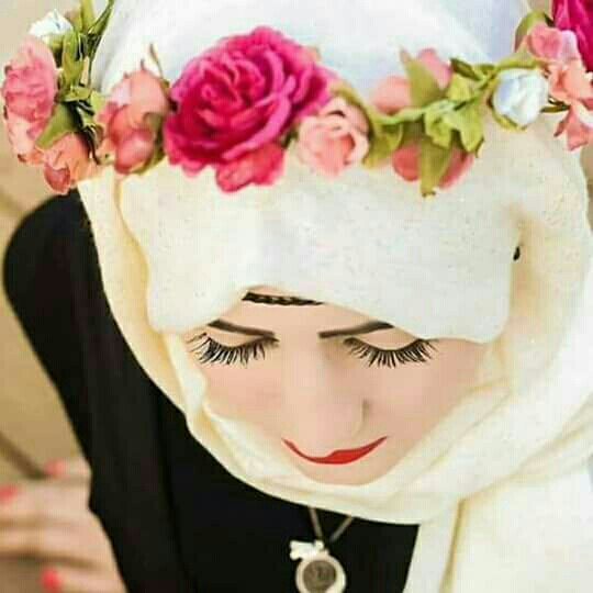 -  رسالة لكُل أنثى عاشقة :
لا تحاربي النساء على رجُل احببتيه
ان لم يضع هو حد لهم فلا حاجة لكِ به🥀 .