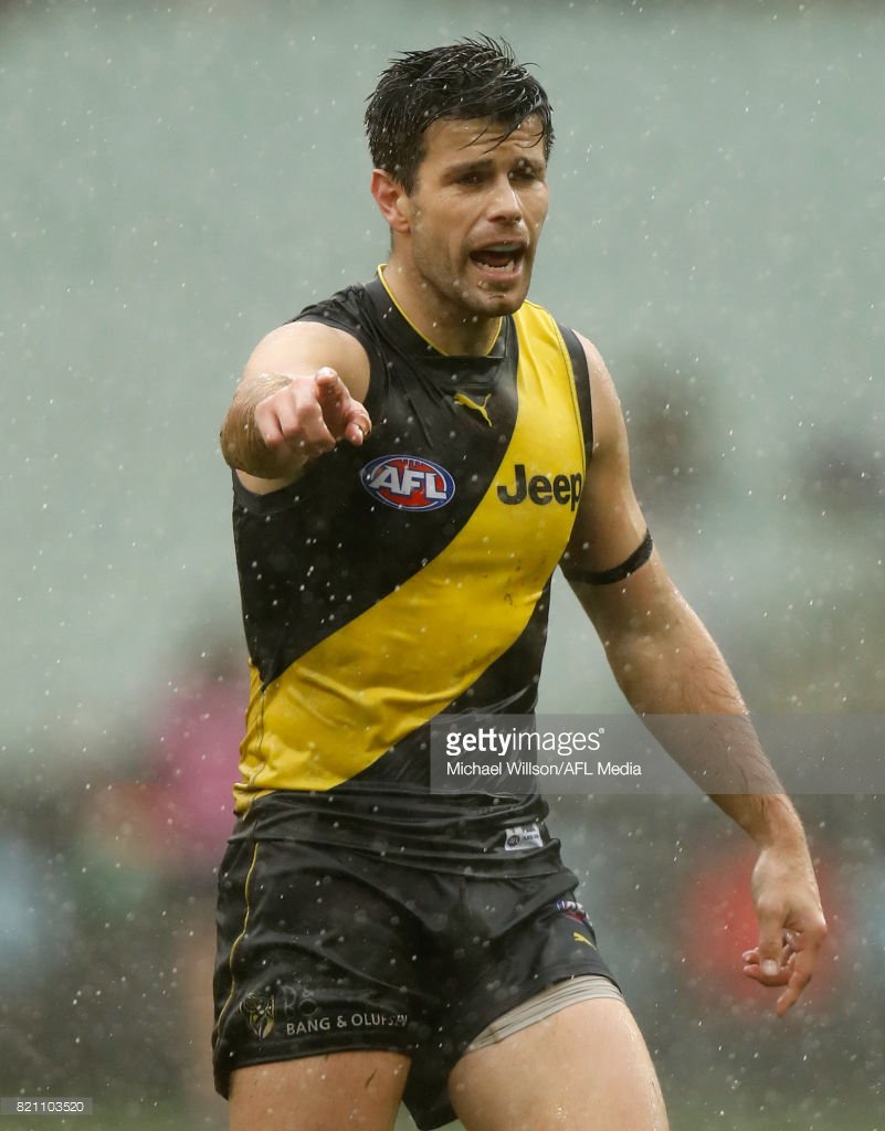 Tigers_of_Old's tweet photo. Roll up the sleeves & follow me fellas..
Superb game again from the skipper. Such hunger for the contest.
#CaptainCotch
#gotiges https://t.co/0uZdrZ5JB7