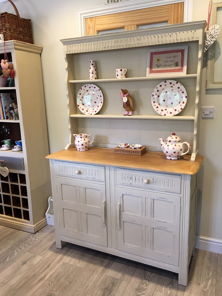 belley0's tweet photo. #shabbytabbychicprelovedfurniture #anniesloanoldochre #shabbychicpeterborough https://t.co/yDGsUCD0C0