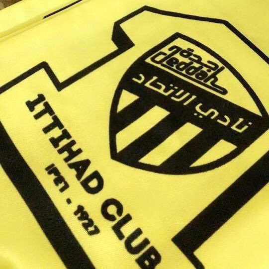 WAlqurashi96's tweet photo. *تحب؟
-نعَم.
*الّم تتُوب من الحُب بعد؟
-حُب الاتحاد عظيمً ��ليس موجعًا كَحبهم

#الاتحاد 💛🖤 https://t.co/t6oO537o13