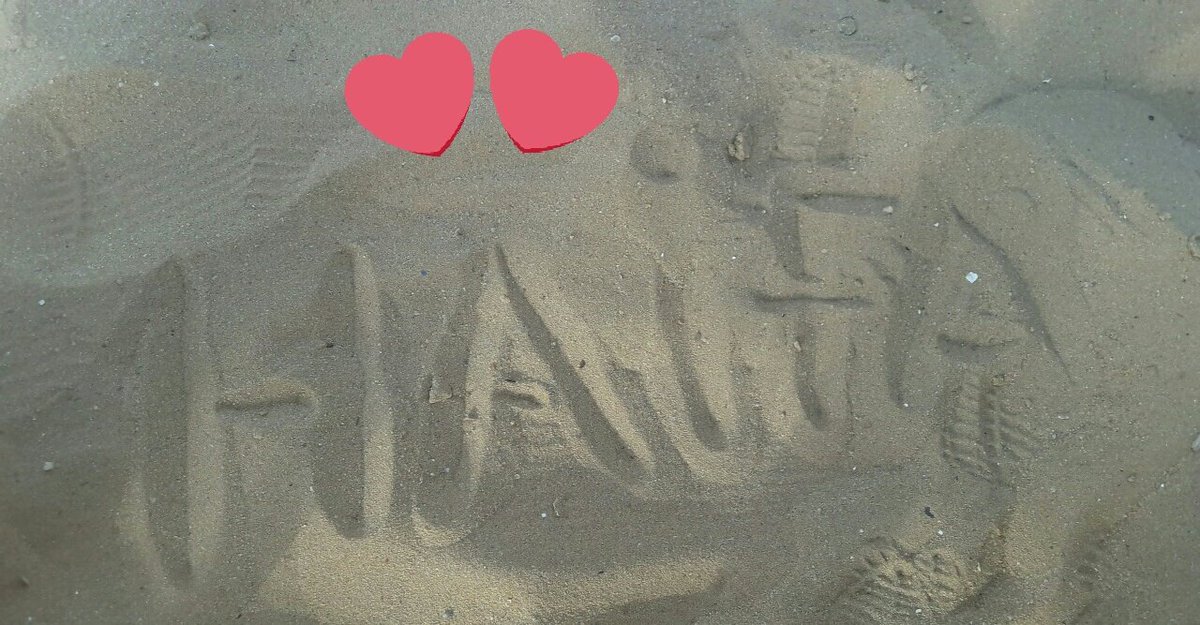 Mariam28_8's tweet photo. وجودك فرحة تملأ " حياتي " ❤
لذلك شكرا لأنك في " حياتي " ❤ .
#هيفاء_وهبي #haifawehbe
#queen #TheOnlyOneHaifa @HaifaWehbe https://t.co/2sk94mNVaD