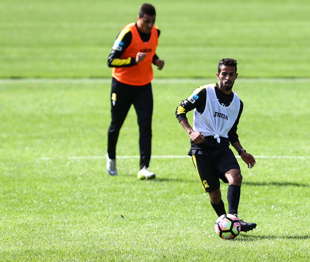 ittihad's tweet photo. (٣) صور الحصة التدريبية الصباحية للفريق الكروي الأول في معسكره الإعدادي في بولتون اليوم الأحد ٢٣/٧/٢٠١٧ https://t.co/Dv48Q5ArGX
