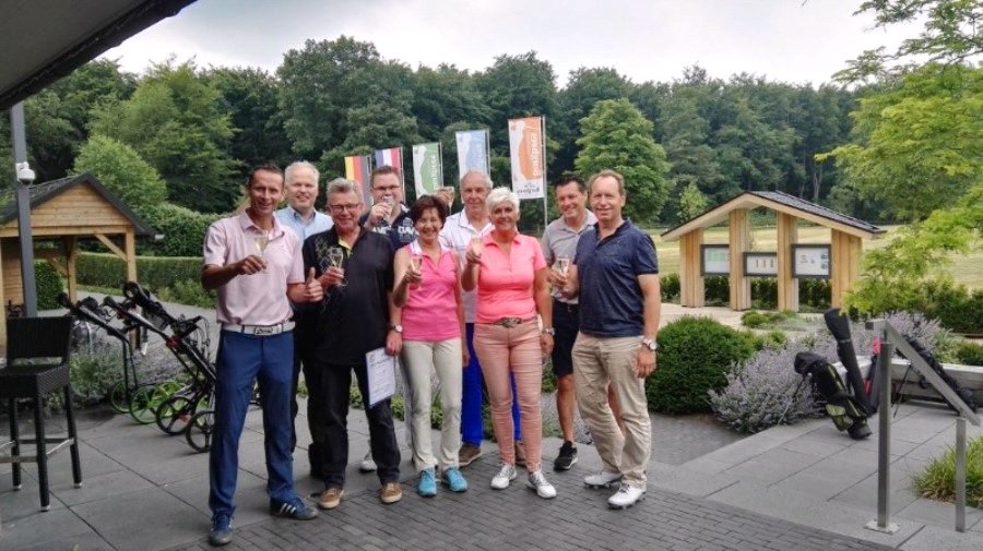 1326Martine's tweet photo. Dinsdag start speciaal voor alle toppers die recent hun GVB haalden bij @degraafschap Golfacademie, de D'RAN Golfcompetitie op @GolfBorghees https://t.co/l2dNIkAE64