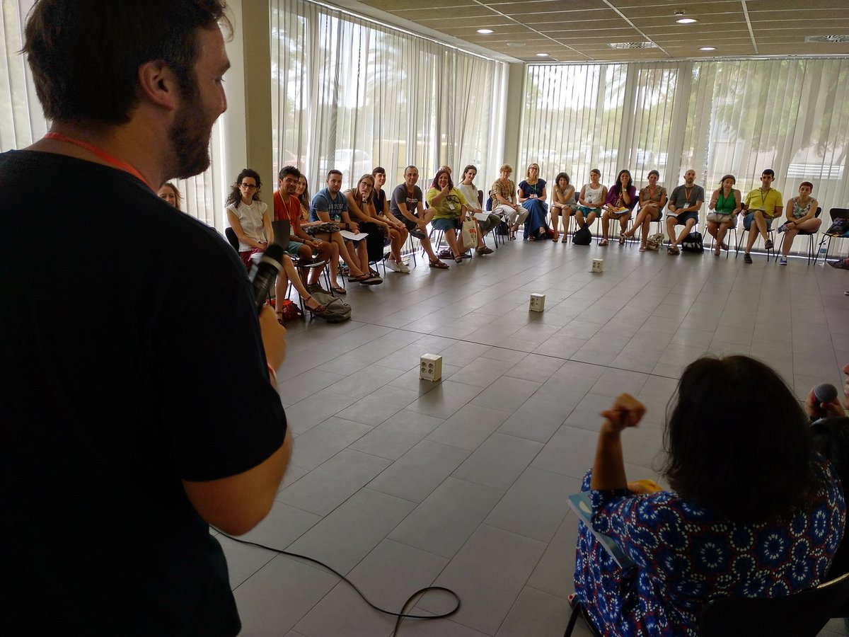 profedeele's tweet photo. #TuEspacio Es el momento de compartir todas las ideas, dudas e inquietudes que se nos han quedado en el tintero en #profedeele17 🤔 https://t.co/Q16NkoUZHr