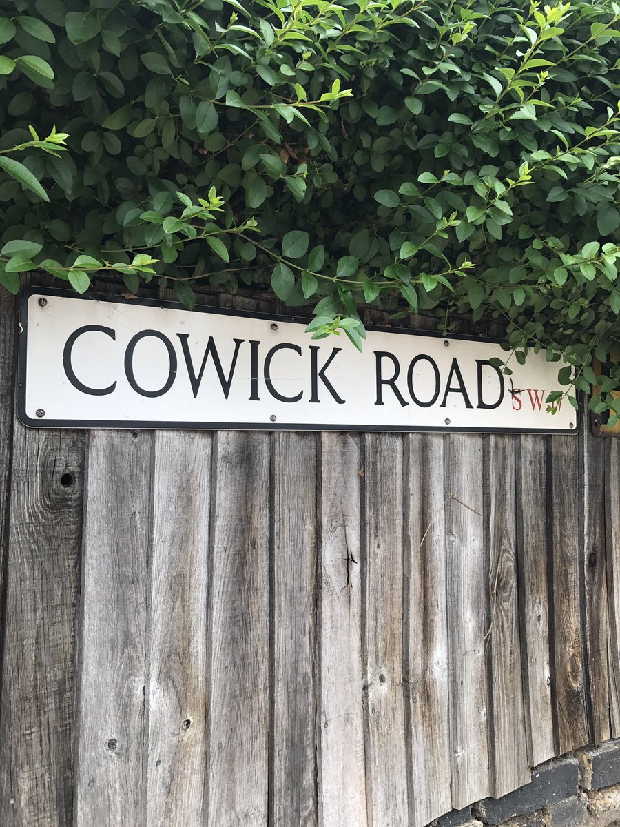 tootingnewsie's tweet photo. #SW17Party happening right now on Cowick Rd until 5.30pm! #Tooting https://t.co/rxlFjNaVxf