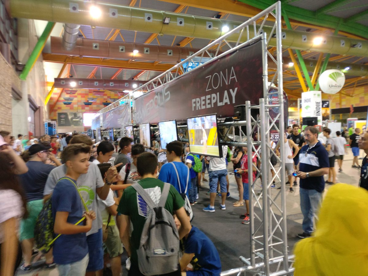 iharo_TYM's tweet photo. Impresionante despliegue de infraestructura en #Gamepolis2K17 #Gamepolis2017 https://t.co/JGMsvyFSBo