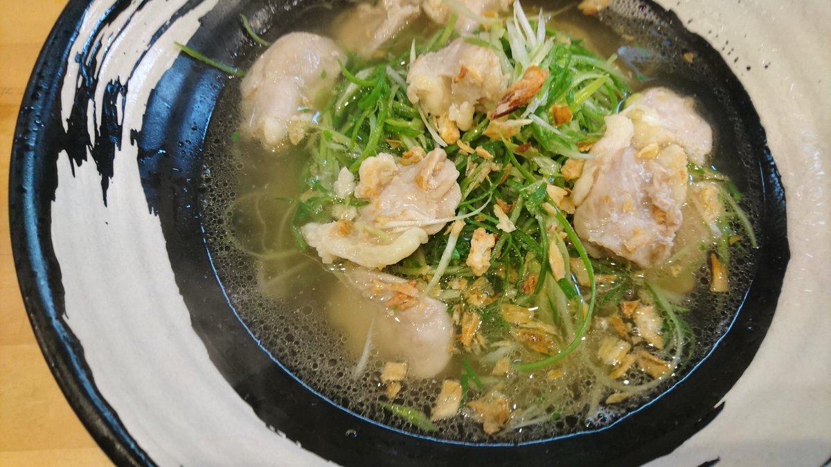 FNKOezo7F7ff8Hc's tweet photo. 大阪麺哲【北区曽根崎】　　　　　　　嫁はんはいつもの「山」私はおまかせで「ハラミねぎそば」ハラミの弾力がスゴイ！旨いわー！嫁はんは、今週も大好物が頂けて超ご機嫌♥ごちそうさまでした。 https://t.co/zRwxEfRE60