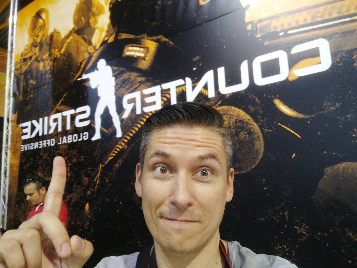 iharo_TYM's tweet photo. Rememorando épocas de gamer en #Gamepolis2017 https://t.co/cNZdR0jibS