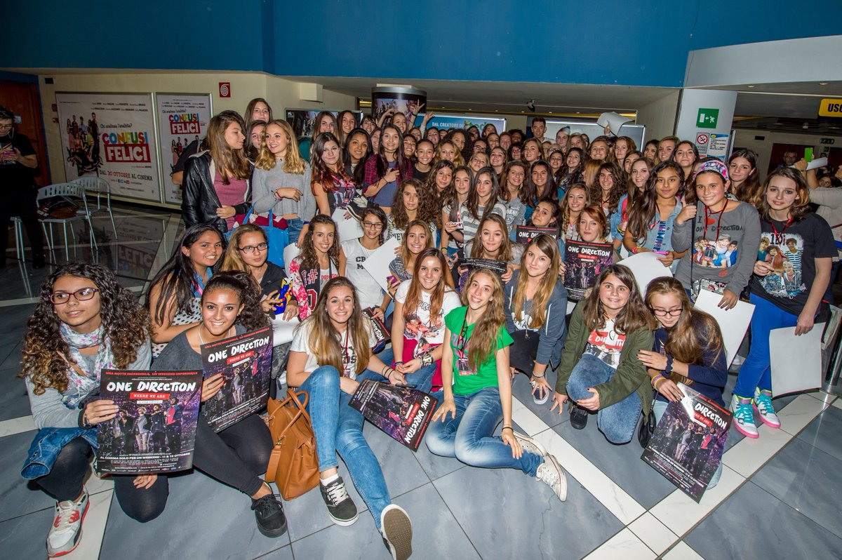 MarcoMoriniTW's tweet photo. A casa, come nelle piazze, nelle arene e negli stadi. C'è una passione che da 7 anni ci unisce e rafforza. #7YearsOfOneDirecrion https://t.co/gcmSyhpBcn