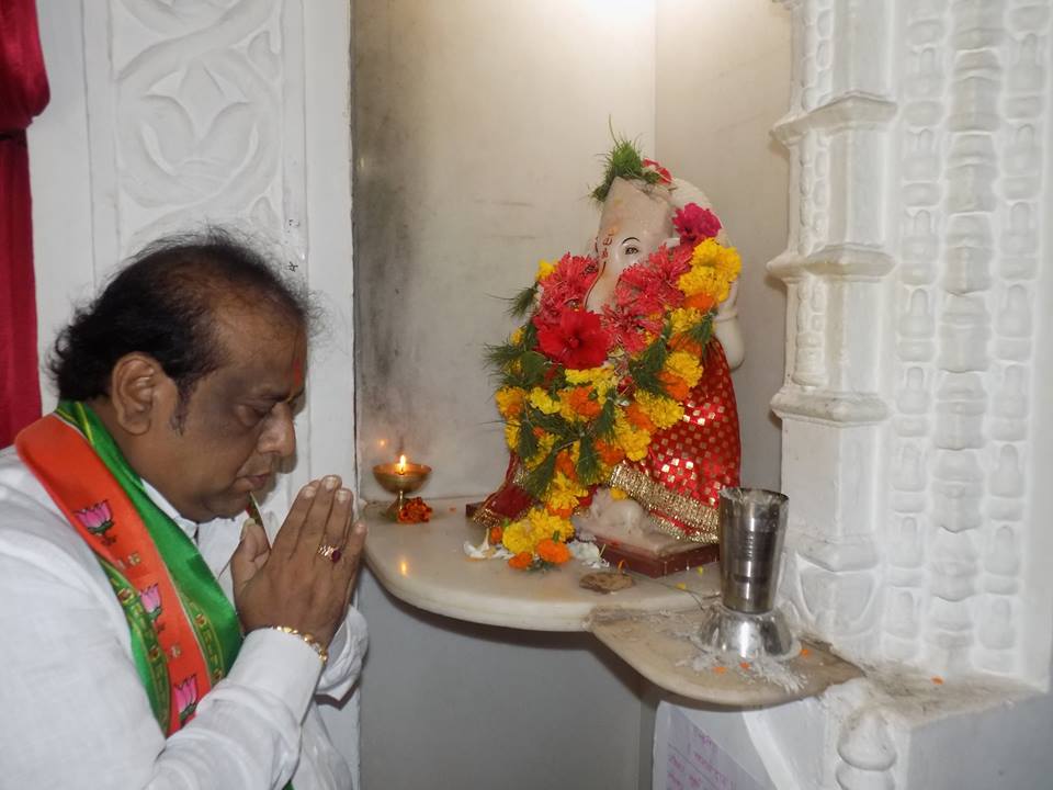 milannpatil's tweet photo. गोडदेव गाव येथे श्री विठ्ठल मंदिर येथे दर्शन घेऊन प्रचाराला सुरवात
#bjpmirabhayander #mbmc2017 @NarendraMehtal @BjpMira https://t.co/YfNeyTb5rn