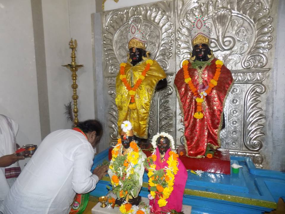 milannpatil's tweet photo. गोडदेव गाव येथे श्री विठ्ठल मंदिर येथे दर्शन घेऊन प्रचाराला सुरवात
#bjpmirabhayander #mbmc2017 @NarendraMehtal @BjpMira https://t.co/YfNeyTb5rn