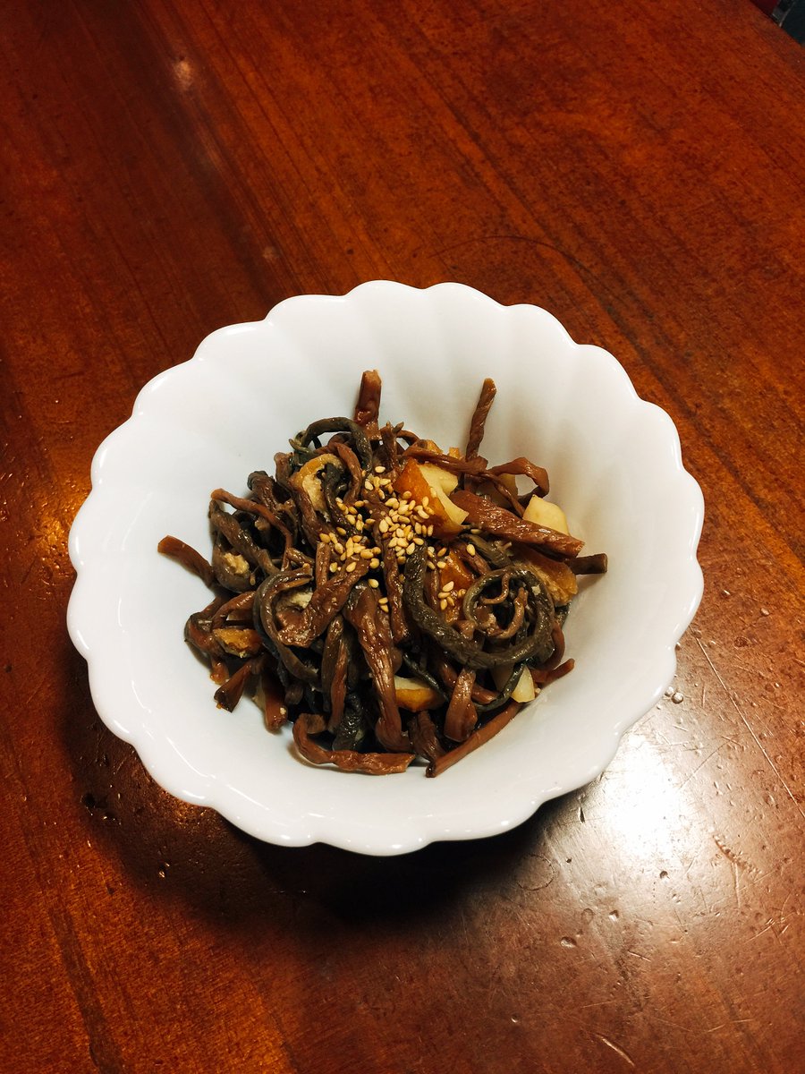 akttarou's tweet photo. 秋田県産天然の ぜんまい はいかがですか
お味噌汁の具や鍋物の具、煮物などにお使いください
自然の恵みをお楽しみください
干しぜんまいもございます
=＞https://t.co/s9kphDigFe
クーポンもご利用ください
=＞https://t.co/mBnLfzdUiy https://t.co/zI8UMn1SsV
