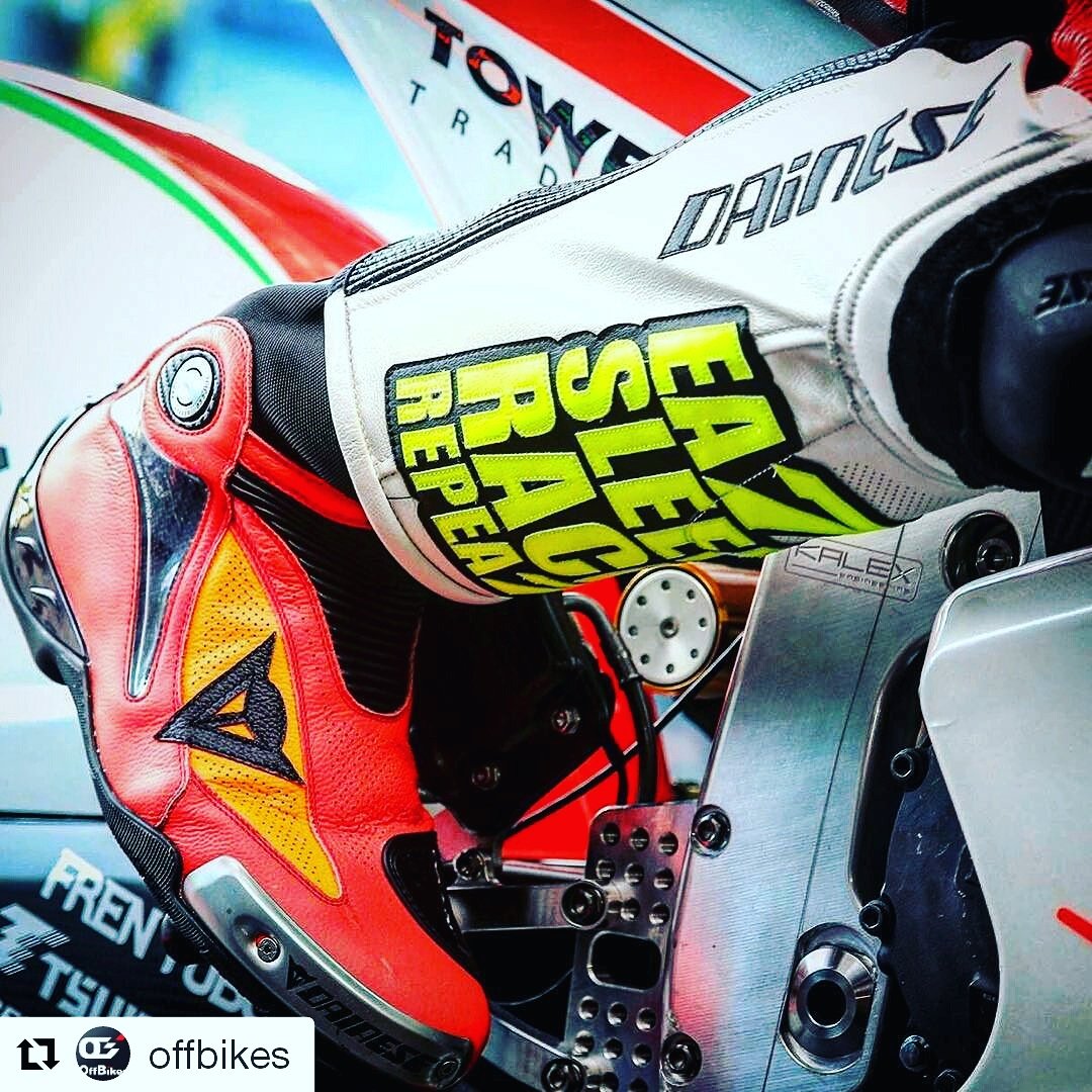 inostripiloti's tweet photo. #Details✨ #BaldaDay
Ea7 Sleep Race Repea7💥
#Repost @offbikes https://t.co/Vq0cshcBjQ
