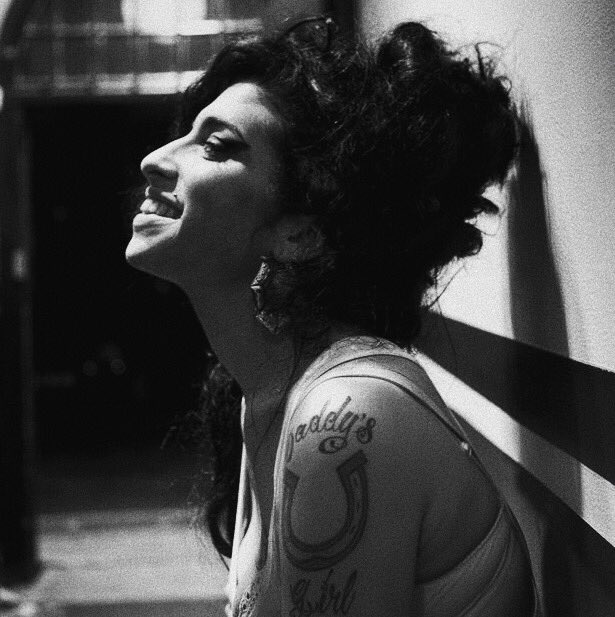 PopCrave's tweet image. 6 years ago today, we lost a musical legend, Amy Winehouse. Her impact and legacy left on the industry will never be forgotten.
