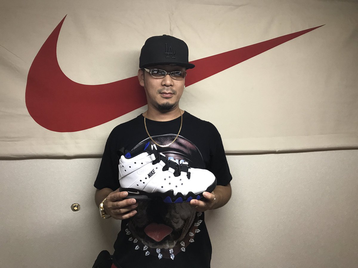 donadona_osu's tweet photo. AIR MAX CB をGET!!やはりこのカラー、シルエットはしびれますね(^^)いつもありがとうございます!!また履いて遊びにきてください★
#sneakershop #donadona #nike #airmax #airmaxcb #名古屋 #大須 https://t.co/8LKVNMSXTS