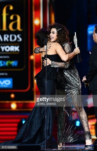 TaapseePFanClub's tweet photo. PICS the gorgeous @taapsee at IIFA 2017 https://t.co/17hrEcxSMh