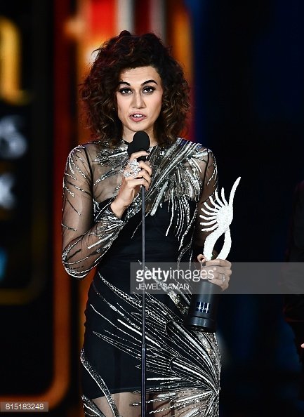 TaapseePFanClub's tweet photo. PICS the gorgeous @taapsee at IIFA 2017 https://t.co/17hrEcxSMh