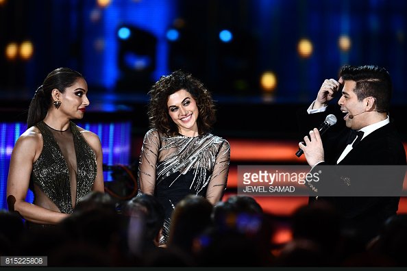 TaapseePFanClub's tweet photo. PICS the gorgeous @taapsee breathtaking smile at IIFA 2017 😍❤ https://t.co/XWSv6YiTRd
