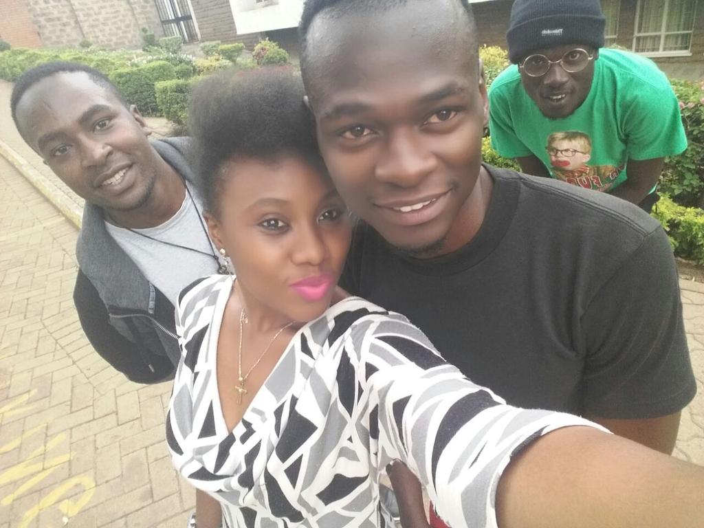 KaySaba_MG's tweet photo. La' Familia https://t.co/4Zu7kOsNMD