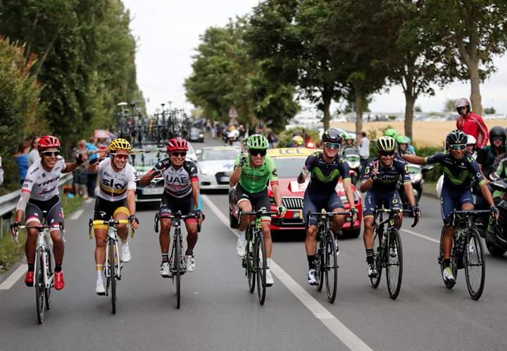 EliethCuadro's tweet photo. @UranRigoberto @NairoQuinCo @elpumaDarwin  @jarlinsonpantan @estecharu @cabg1989 @sergiohenaoofic gracias por todo su esfuerzo  #Colombia https://t.co/FjL3YdMuEz