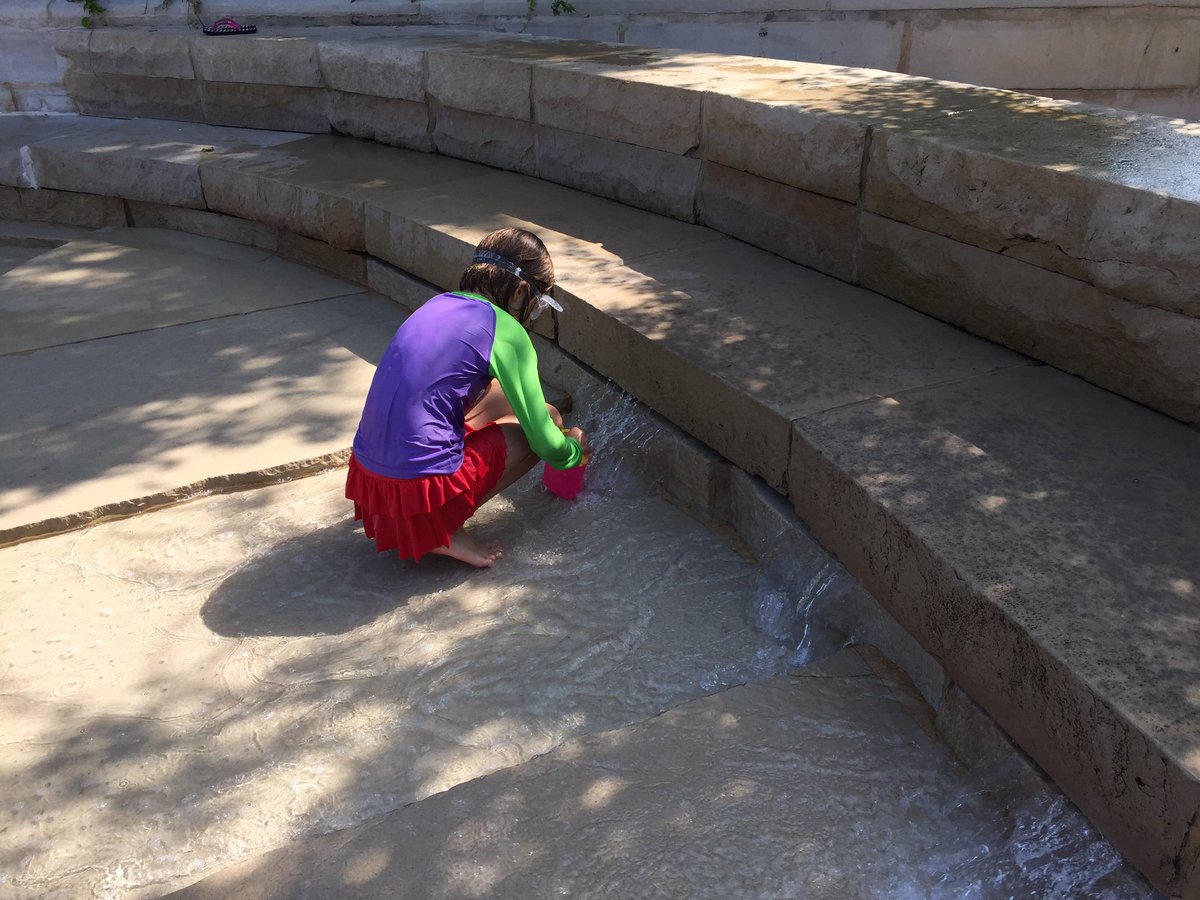 discoverschools's tweet photo. When does children's play look like work, or work look like play? #hemisfair #yanaguanagardens @hemisfair https://t.co/TeQpIu9trI