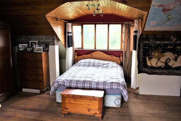 PurcellProps's tweet photo. As far as quirky and traditional homes go, this humble 4-bedroom property in the countryside is rather special 😌 >> https://t.co/Q9CMzSO46s https://t.co/p9o8UTvNb5