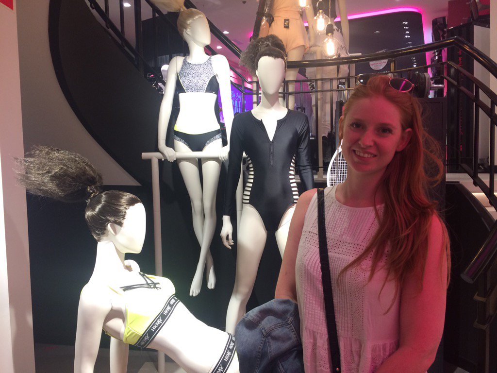 Petit passage @hunkemoller d'Amsterdam ds mn rayon préféré 😱😍 #sheropower <a href="/lacroixchriste1/">Lacroix Christelle</a> <a href="/elodiemonbaliu/">Elodie Monbaliu</a> <a href="/amvanree/">A-M van Ree</a>