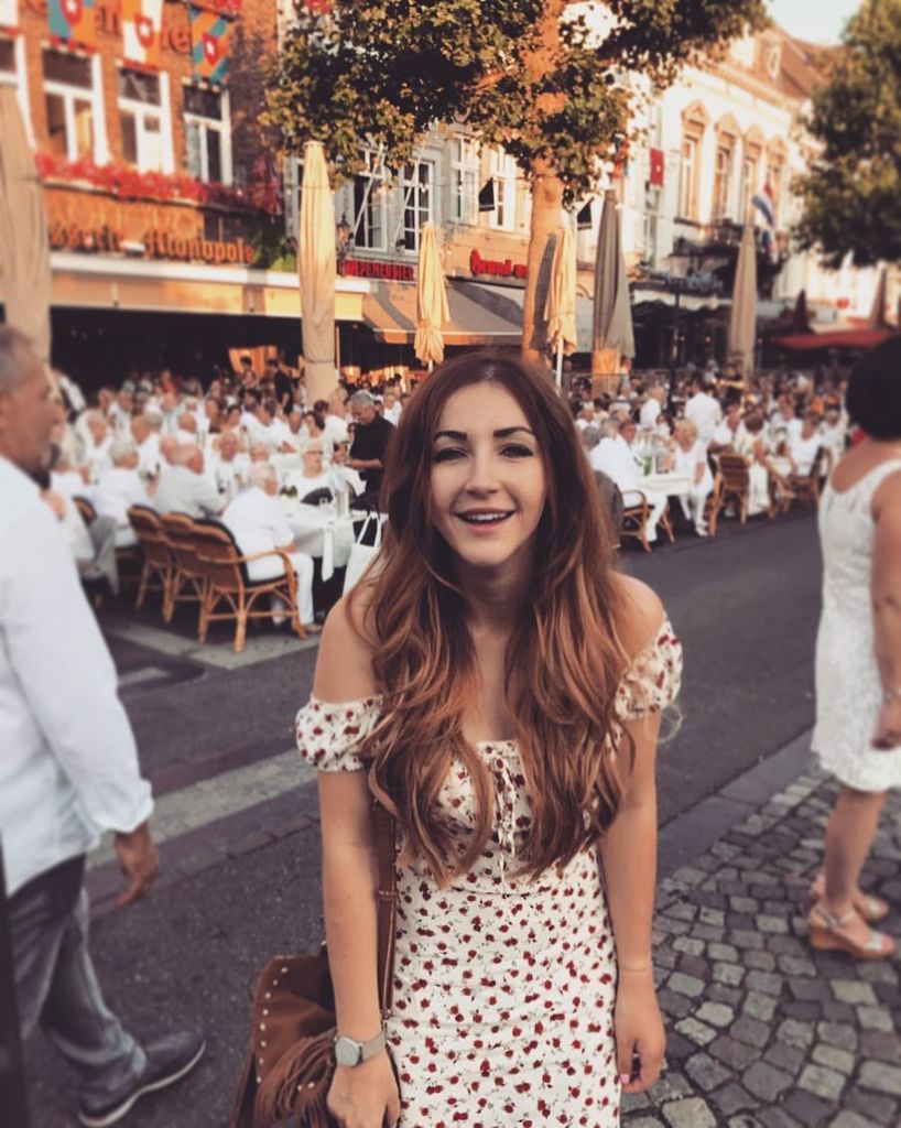 AshtagTrends's tweet photo. When you didn't get the memo re: the all white dress code ⚪️😄🌹
.
#whoops #andrerieu #classic #Maastricht #potd #oops #wiwt #ootd #iphone7pl… https://t.co/kHmpXZL3oz