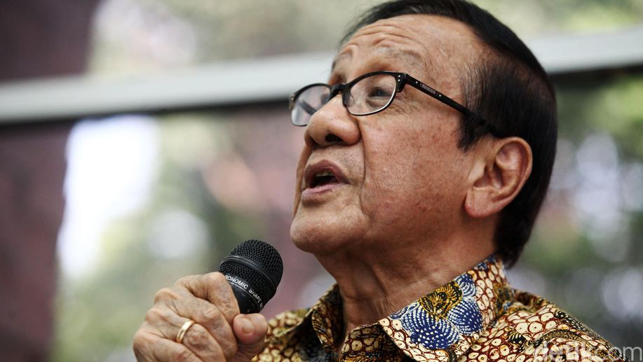 detikcom's tweet photo. Novanto Tersangka, Akbar Khawatir Golkar Tak Tembus ke Parlemen https://t.co/veil9ltFnH https://t.co/eVwwAgpitv