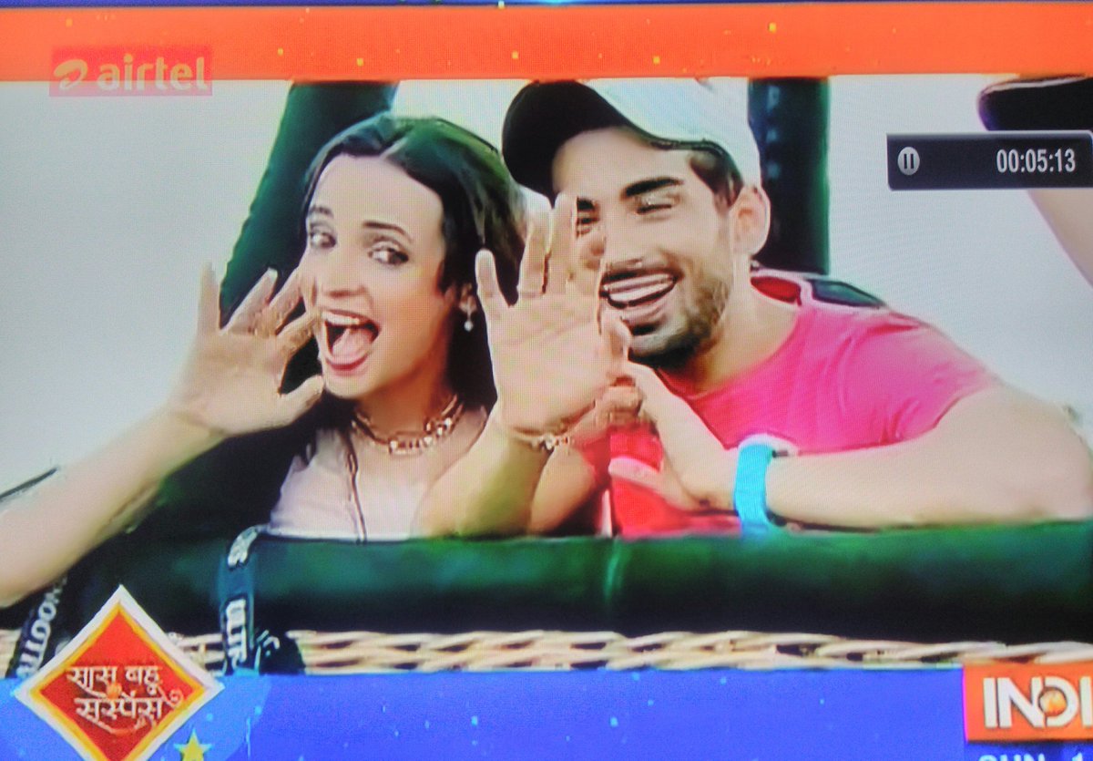 HUSSAIN_SAMI's tweet photo. @SBASIndiaTV Congrats 4 2nd anniversary.Thanx 4 this fabulous MoNaya treat.@itsmohitsehgal #SanayaIrani #JosephAdvin (02/03) https://t.co/Bo5IUgt84Z