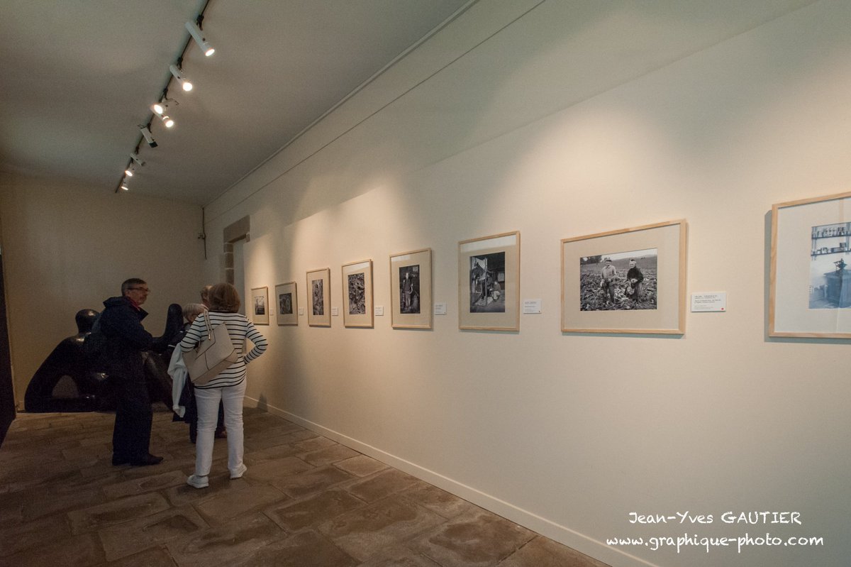 Graphique_photo's tweet photo. 100 métiers vus par les peintres et photographes (fin 19-mi 20ème  siècle) au Musée du Faouët. A voir +++   @MorbihanTourism @LorientAgglo https://t.co/nuB7Qc9Ao0