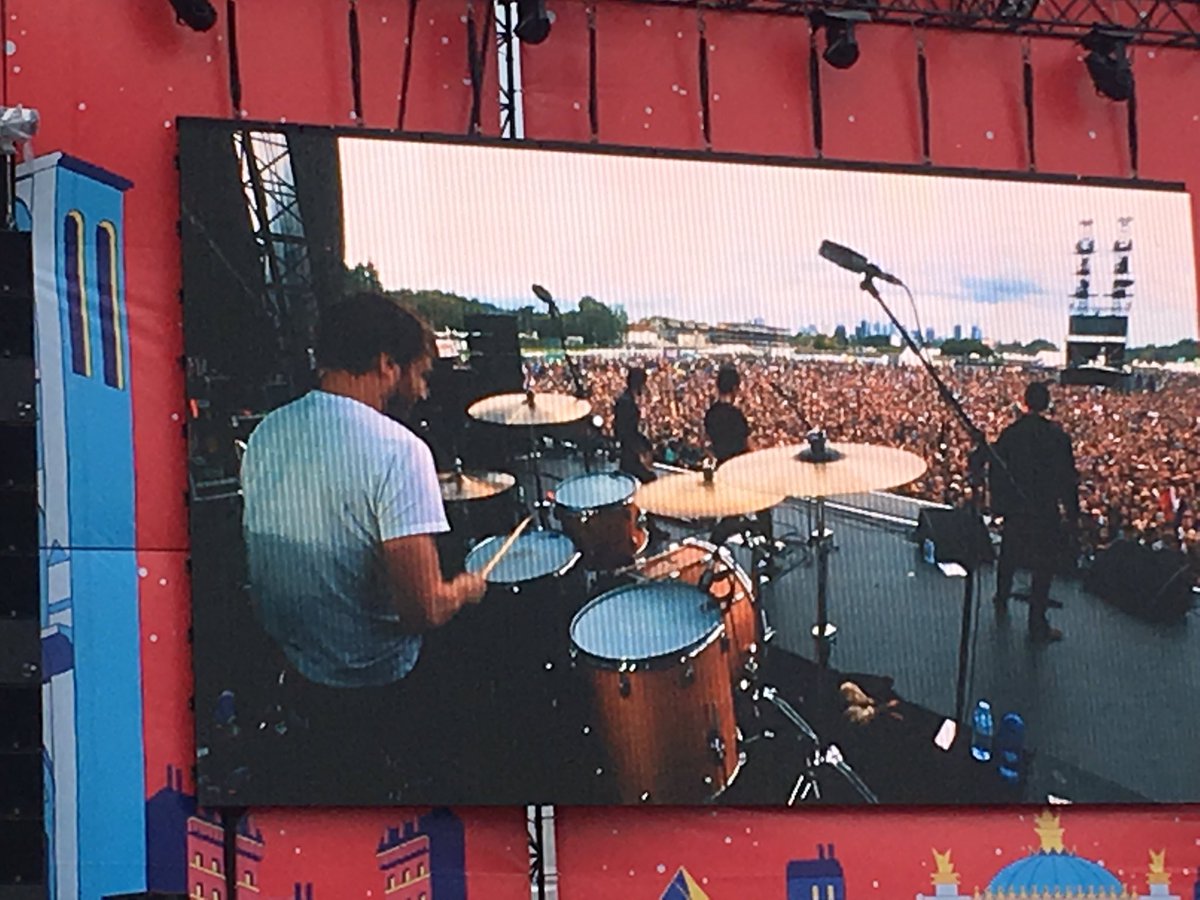 Kym_Lys's tweet photo. What can I say all I see is @dougalsays #ManInAction #bigstick #LollapaloozaParis https://t.co/eOVaKw0Nl8