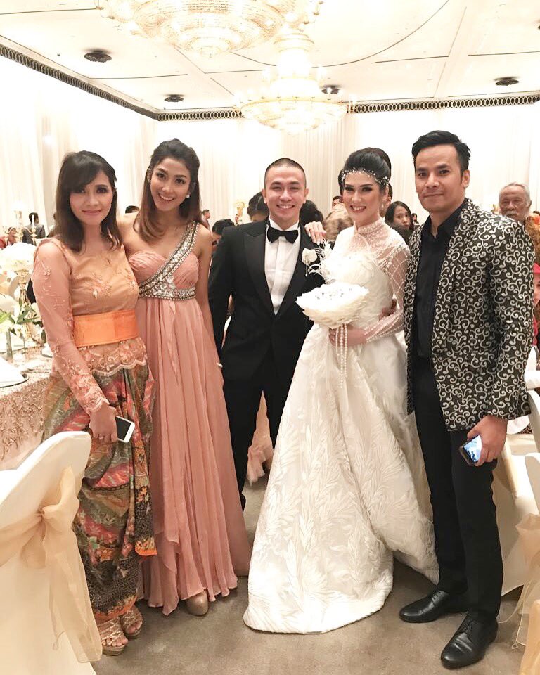 Happy wedding anggi &amp; stevi 🤴👰