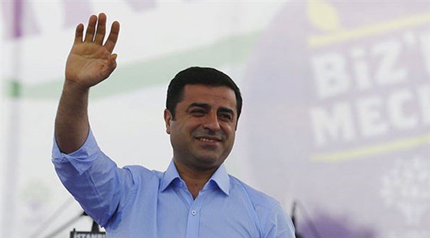 BETTEOGLU's tweet photo. HDP, Demirtaş'ın yeni şiirini paylaştı
https://t.co/GeVxCImSPv https://t.co/5Gd1vyOwd3