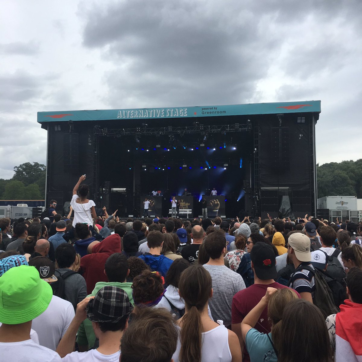 On est à <a href="/lollapaloozafr/">Lollapalooza Paris</a> et c'est le 🔥!!!