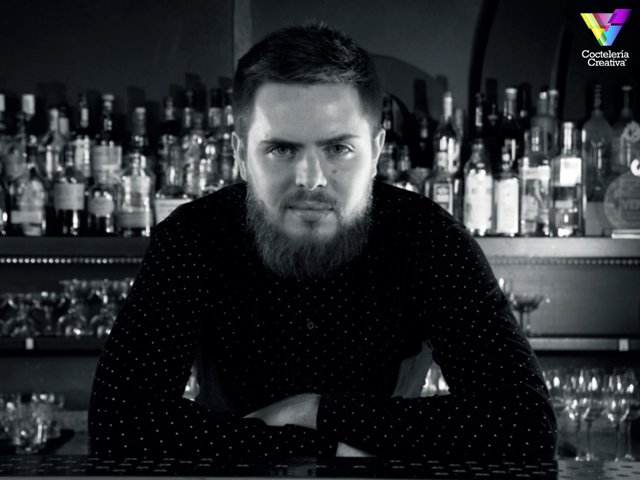 El argentino <a href="/LucasGroglio/">Lucas Groglio</a> recibe el Sustainable Spirit Award de <a href="/totc/">Tales of the Cocktail</a> x impulsar la sostenibilidad en el sector bit.ly/2viyxyj
