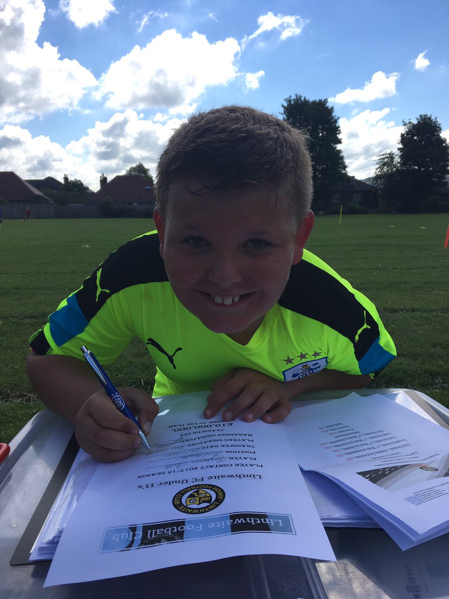 LFCU10s's tweet photo. #SuperSunday 
#TransferNews
#RecordBreaking Spending @linthwaitejfc 60,000,000 #million

6 Players #signed today, here's 2 of them!

#part1 https://t.co/p9TVIBNQ2F
