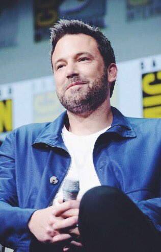 parun129's tweet photo. LOOK AT OUR #BATFLECK HOW HAPPY HE IS PROTECT HIM AT ALL COSTS https://t.co/KeFVRyPbx5