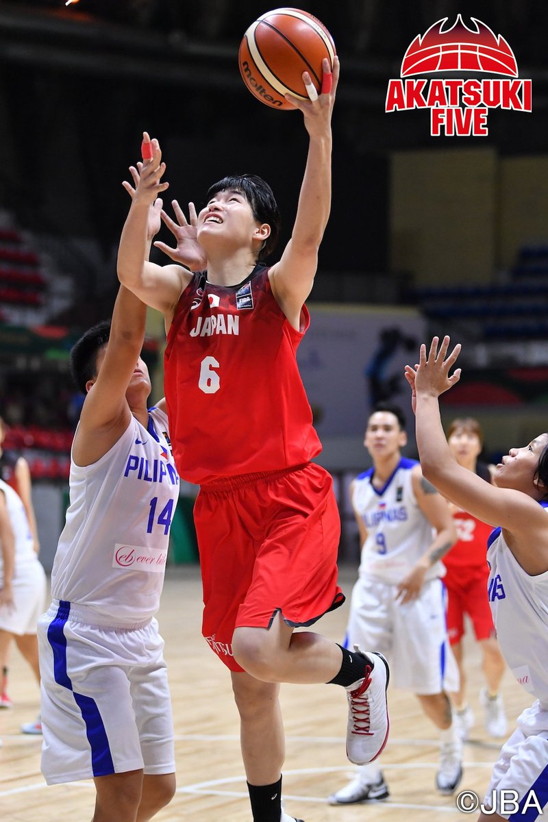 JAPANBASKETBALL's tweet photo. 代表：【レポート更新】#FIBAAsiaCupWomen2017 1日目　予選ラウンド第1戦　#AkatsukiFive 女子日本代表はフィリピンに106-55で大勝し、白星発進🏀✨

『妹に負けない』と奮起する姉たち
💻https://t.co/e6qxrG0E6b https://t.co/nUS7aeq0Uu