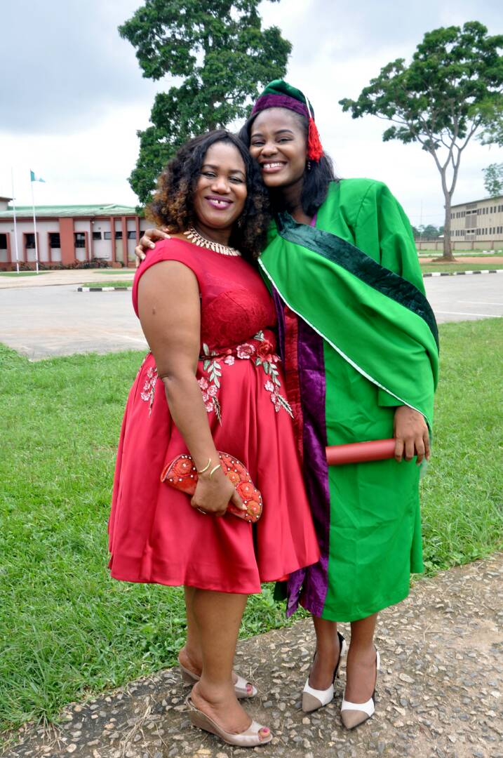 __ifeyinwa's tweet photo. Yup, issagraduate situation over here #favoured #RoyalSet2017 #B.Eng Computer Engineering https://t.co/PDdi4JPP4N
