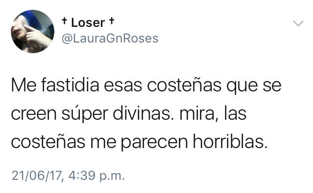 ColombianasH's tweet photo. @PremiosPopis 🤷🏻‍♂️ 

La de sudadera vs las costeñas https://t.co/iLrjo0P23Q