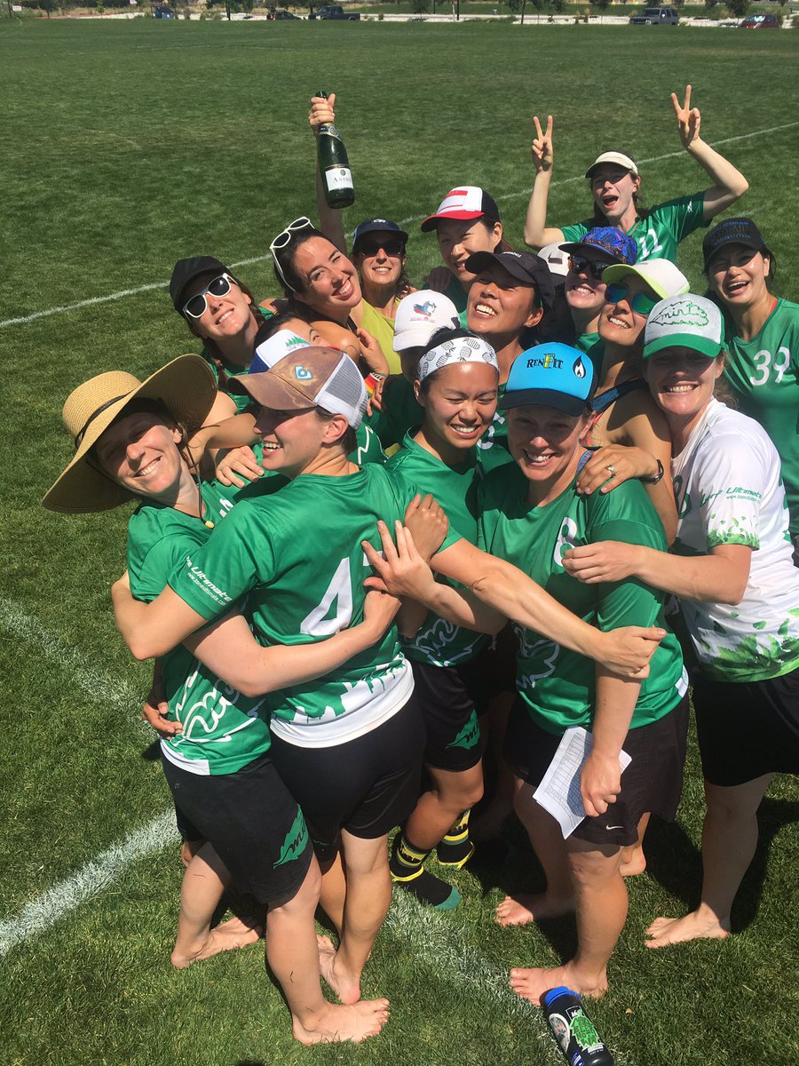 mint_ultimate's tweet photo. Teams that touch...touch. Thanks for an incredible Nationals! Teammints #allthepuns #MasterNats #bubbly 🙌🏻 https://t.co/QvJ6P5OEQX