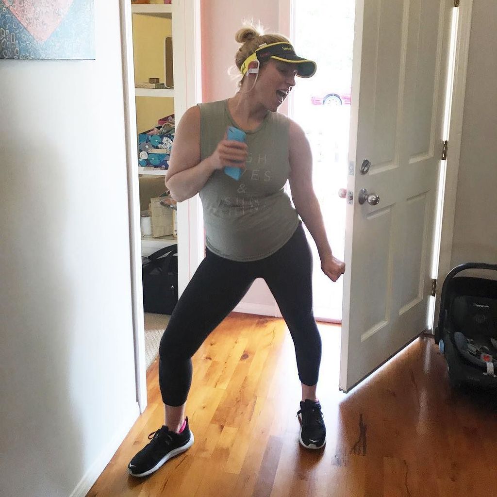 JennySchatzle's tweet photo. Sunday Vibes: Playlist ready and on point for 3 miles - LET'S DO THIS! #ImFeelingit #HeadingOutTheDoor #KillerPlay… https://t.co/hqu2hp2dpZ https://t.co/XreB9ihjDK