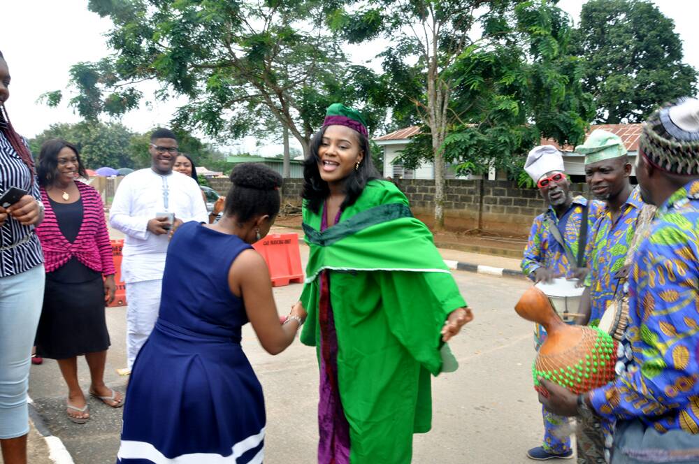 __ifeyinwa's tweet photo. Yup, issagraduate situation over here #favoured #RoyalSet2017 #B.Eng Computer Engineering https://t.co/PDdi4JPP4N